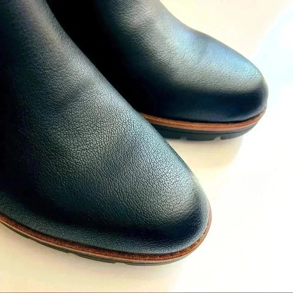 NWOT Naturalizer Madalynn Gore Booties - Picture 6 of 9